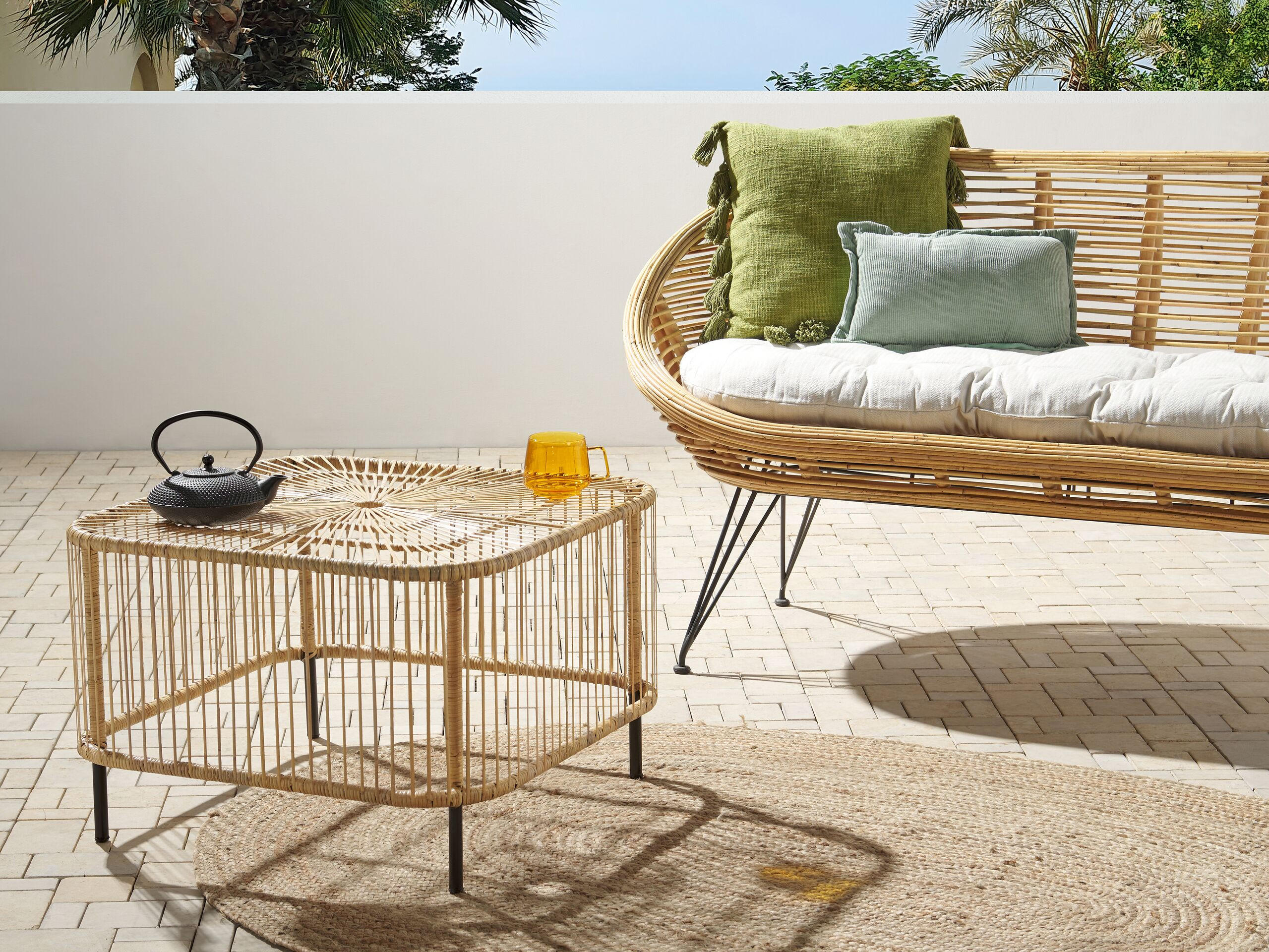 GARTEN-BEISTELLTISCH Rattan natürlich quadratisch 67/67 cm Cesenatico - Schwarz/Naturfarben, Naturmaterialen (67/67/45cm) - Beliani