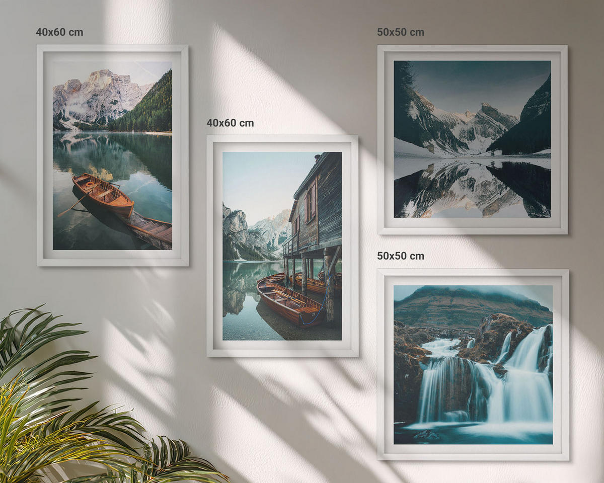 BILDER SET 4er Set - 50x50 cm & 40x60 cm Weißer Rahmen - Spiegelung der Boote auf Bergseen - Weiß, Kunststoff (50/50cm) - TULUP