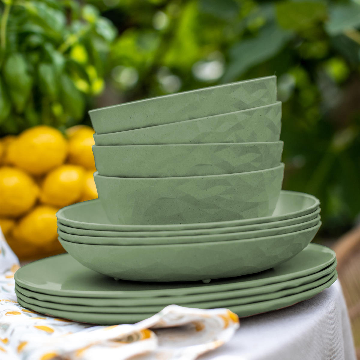 TELLER Club Nature leaf green 22/22/3,5 cm - Grün, Kunststoff (22/3.5/22cm) - KOZIOL