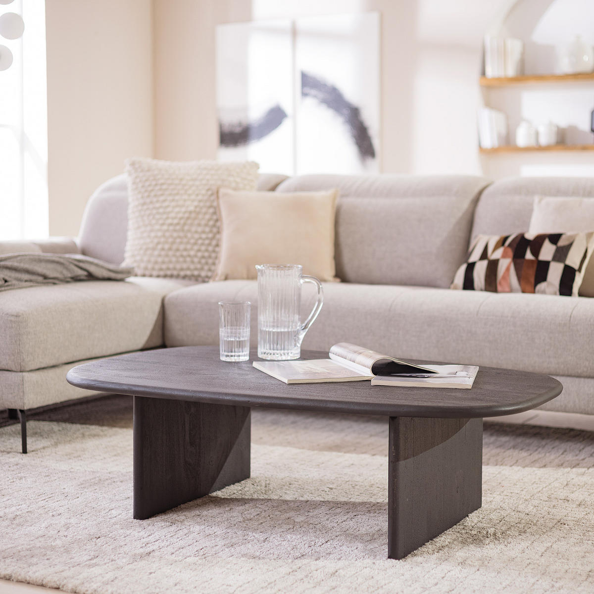 MASSIVER COUCHTISCH - Akazie Schwarz - Schwarz, Holz (70/110/33cm) - home24