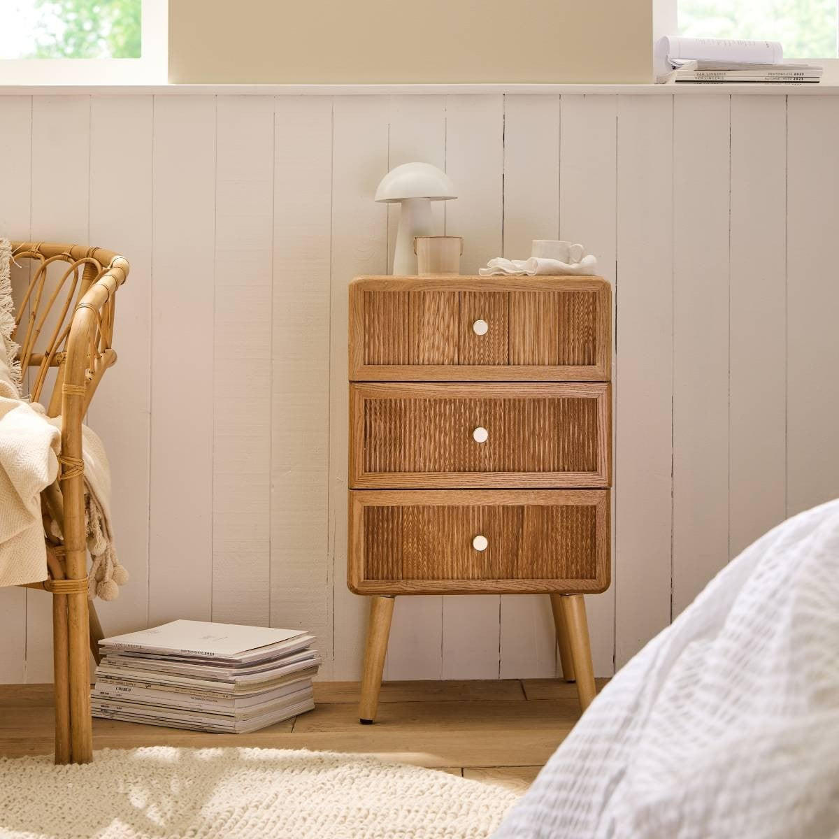 NACHTTISCH mit 3 Schubladen und lamellenartiger Front 35/71/42 cm - Eschefarben, Holzwerkstoff (35/71/46cm) - Calicosy