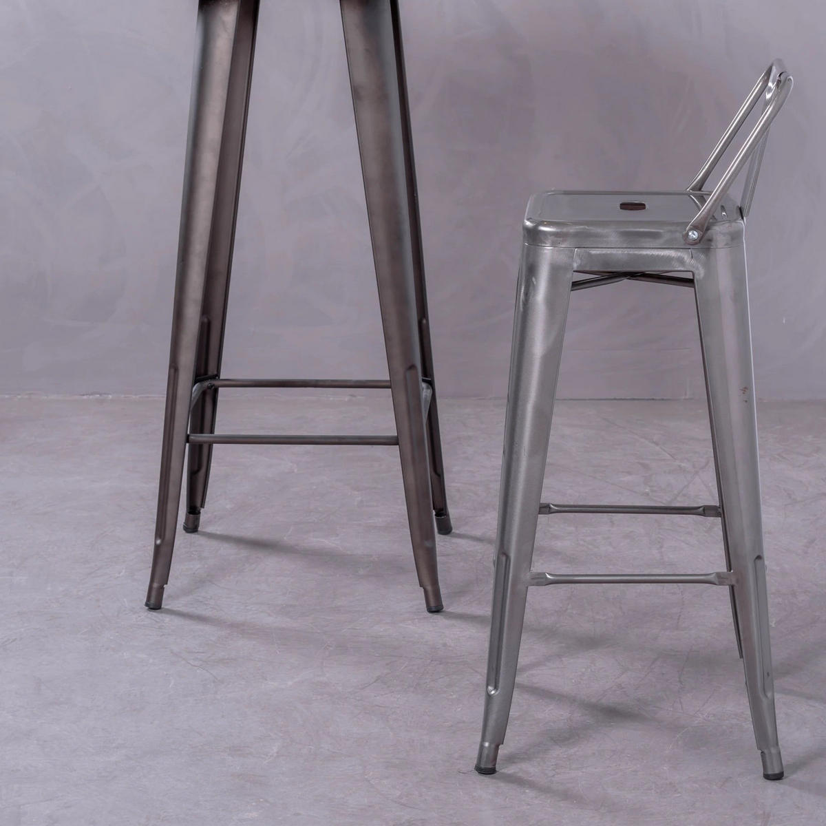 HOCKER Metall Alufarben - Alufarben, Metall (43/97/43cm) - Nest Dream