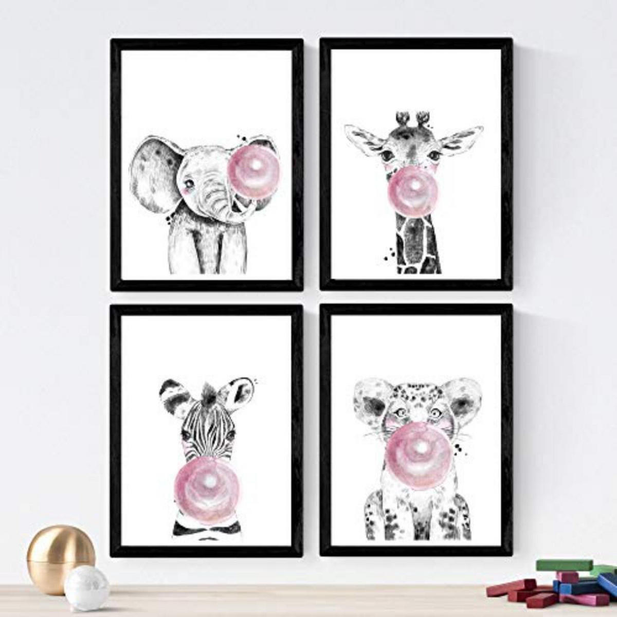 POSTER Set mit 4 Kinder Tiere mit rosa Kaugummi A4 Rahmenlos - Klar, Papier (29.7/3cm) - Nacnic