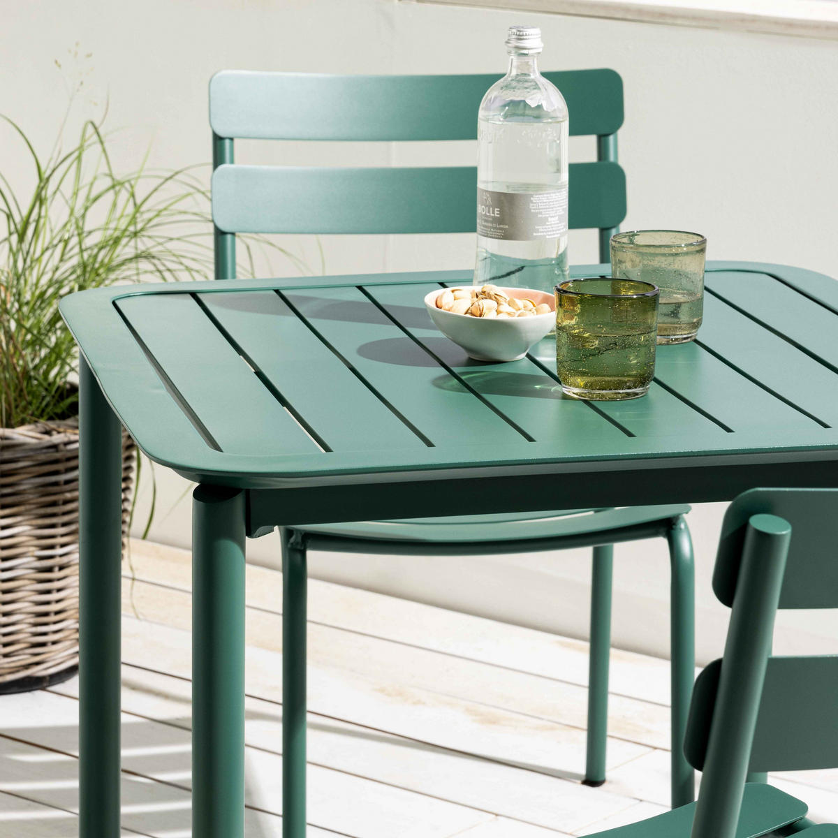 GARTENTISCH quadratisch (70 x 70cm) und 2 Stühle, Dunkelgrün - Grün, Metall - Oviala