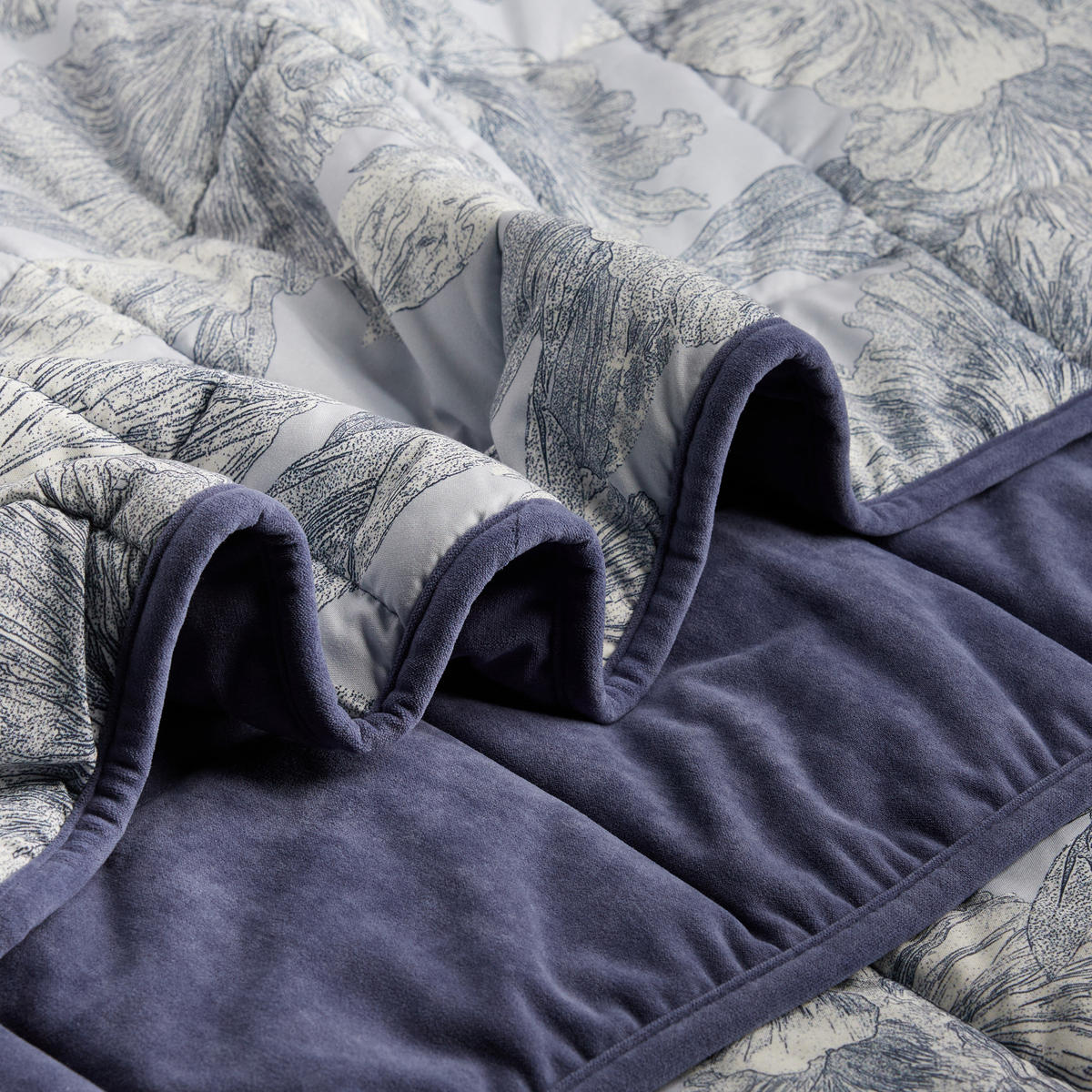 TAGESDECKE Flowa - Hellblau, Textil (200/220cm) - home&you