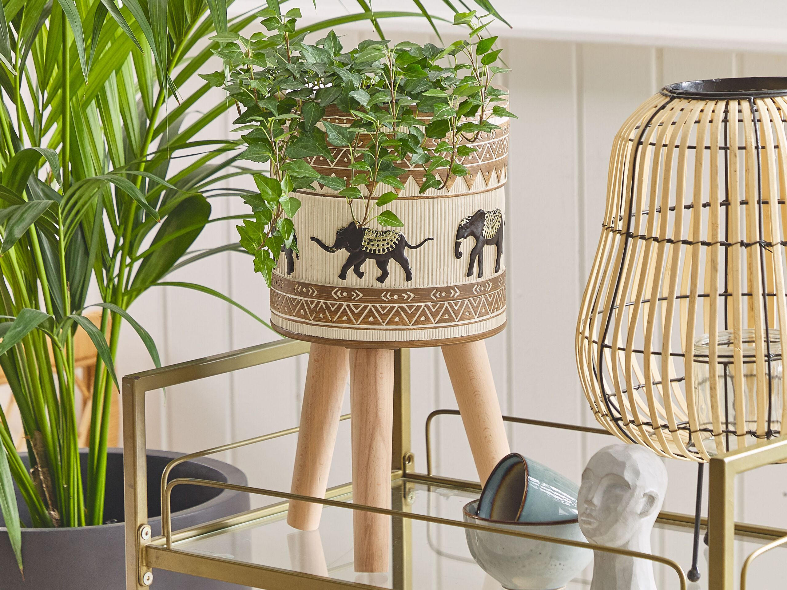 PFLANZENSTÄNDER beige/braun Elefantenmotiv mit Holzbeinen 43 cm Kottes - Beige/Goldfarben, Stein (43cm) - Beliani