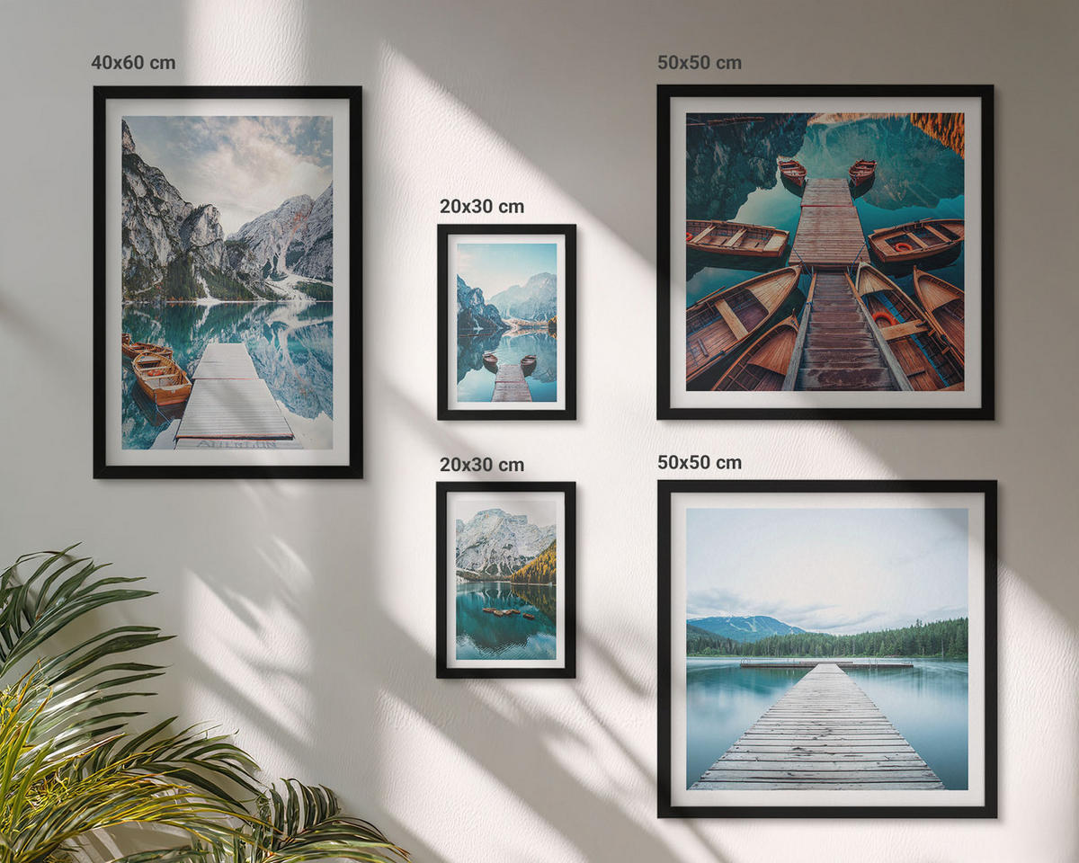 BILDER SET 5er Set - 50x50 cm & 20x30 cm & 40x60 cm Schwarzer Rahmen - Holzstege am See, Boote - Schwarz, Kunststoff (40/60cm) - TULUP