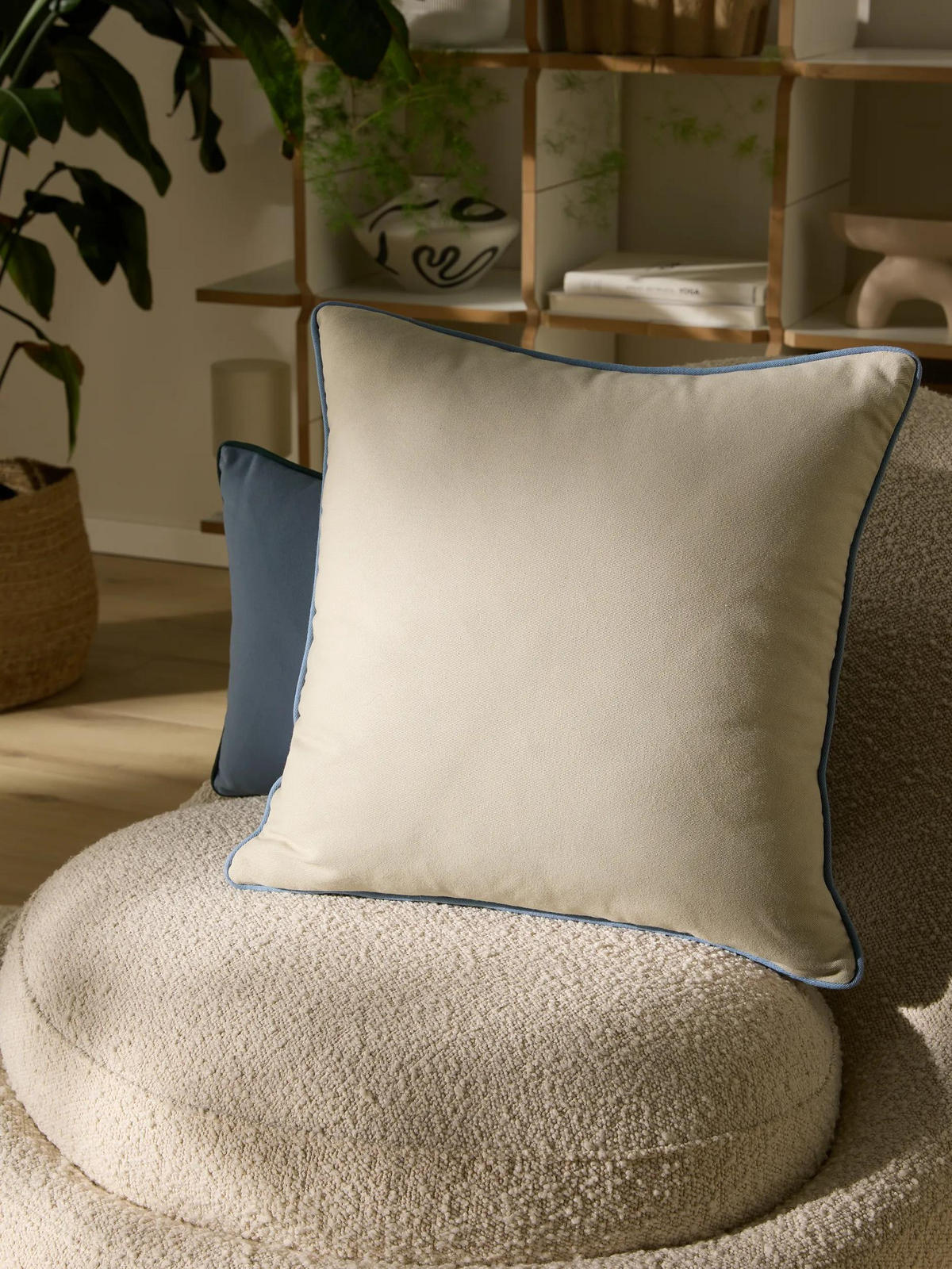 KISSEN Ines Hellgrau/Blau 45/45 cm - Blau/Hellgrau, Textil (45/45/15cm) - benuta