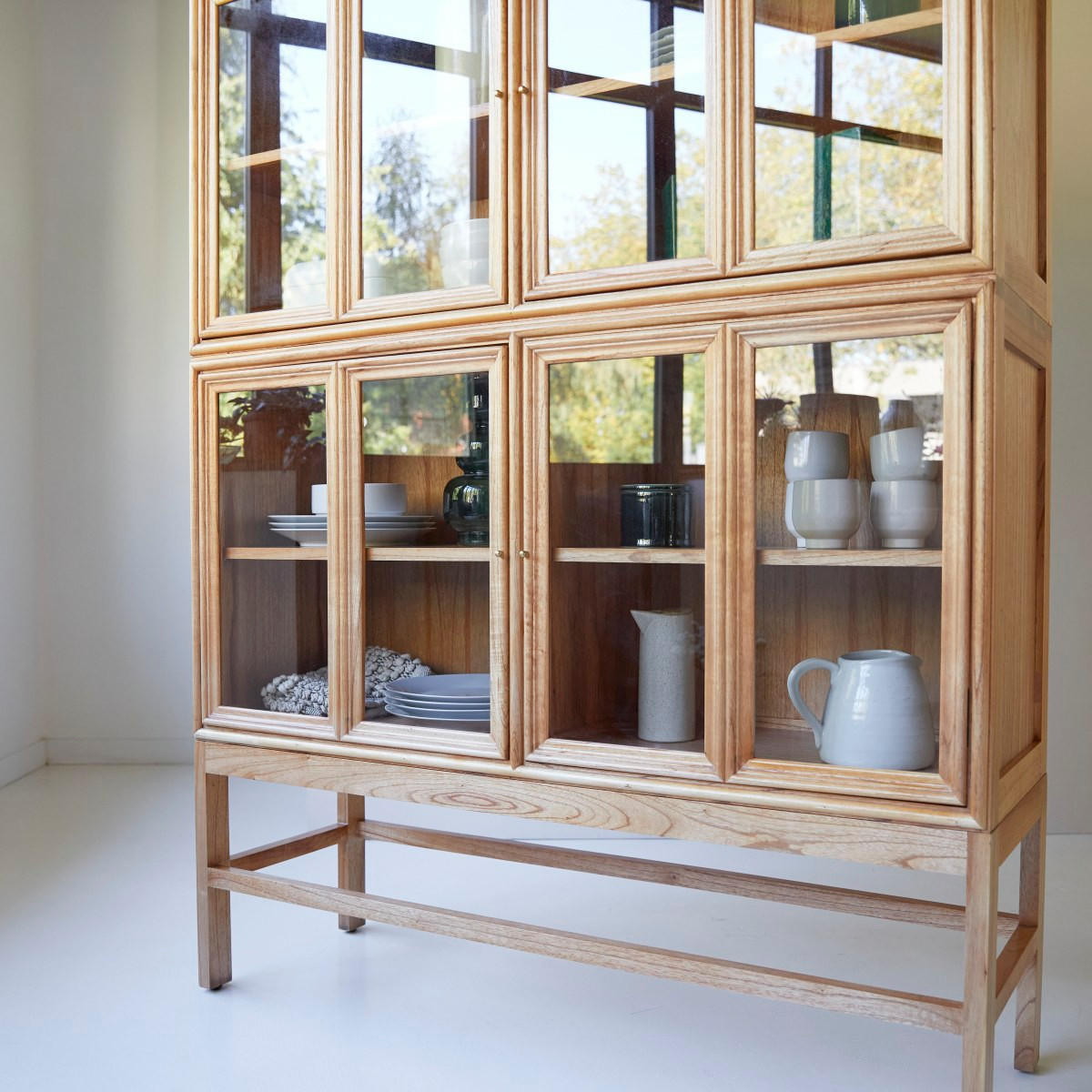 VITRINENSCHRANK Alex Natur aus Helles Mindiholz - Naturfarben, Holz (120/160/41cm) - Tikamoon