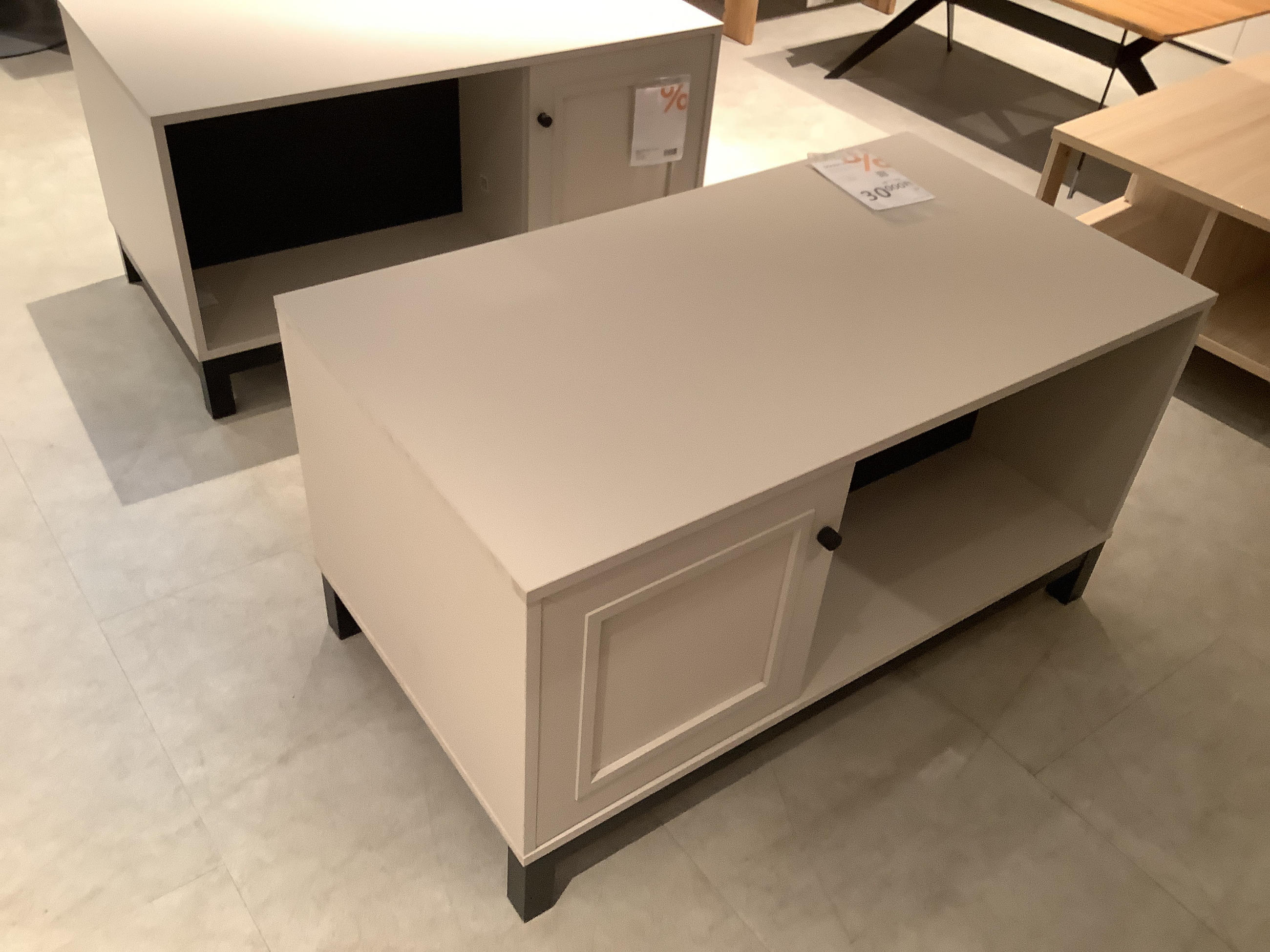 DOHÁNYZÓASZTAL-SAVOIA