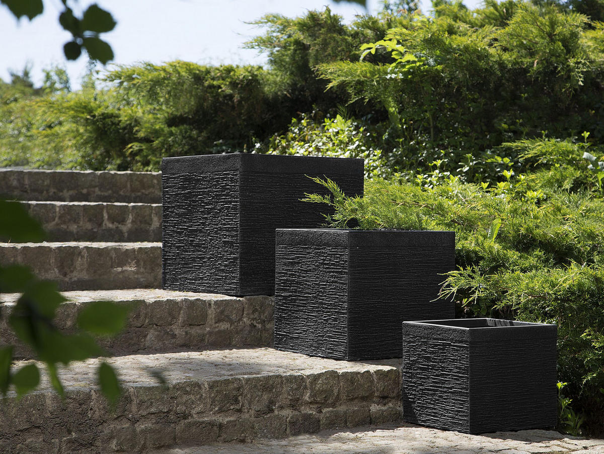 BLUMENTOPF schwarz quadratisch 30/30/28 cm Paros - Schwarz, Naturmaterialien (28cm) - Beliani