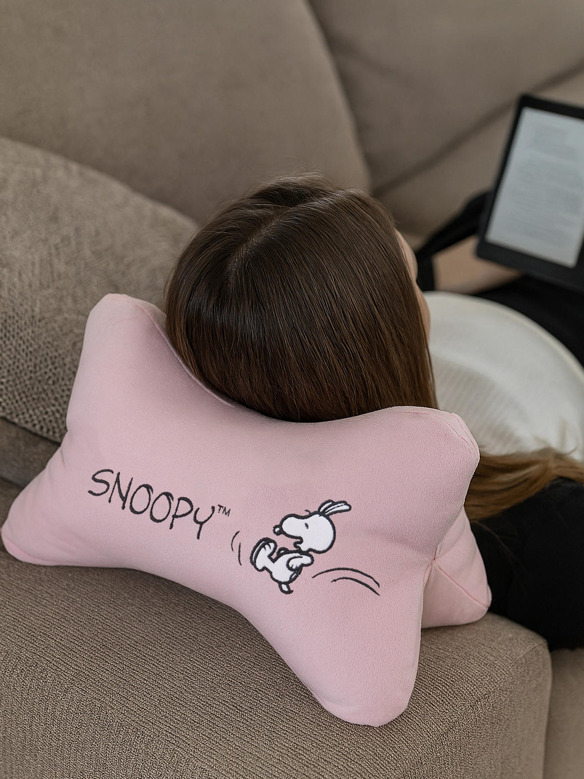 NACKENKISSEN Leseknochen The Peanuts Snoopa Rosa 40 x 20 cm - Rosa, Textil (20/40cm) - United Labels