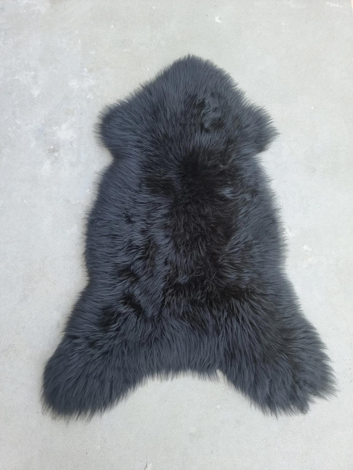 SCHAFFELL Premium Lammfell Natur ungeschoren weiche Wolle Schwarz dyed ca. 115 cm - Schwarz, Fell (65/115cm) - Provellus