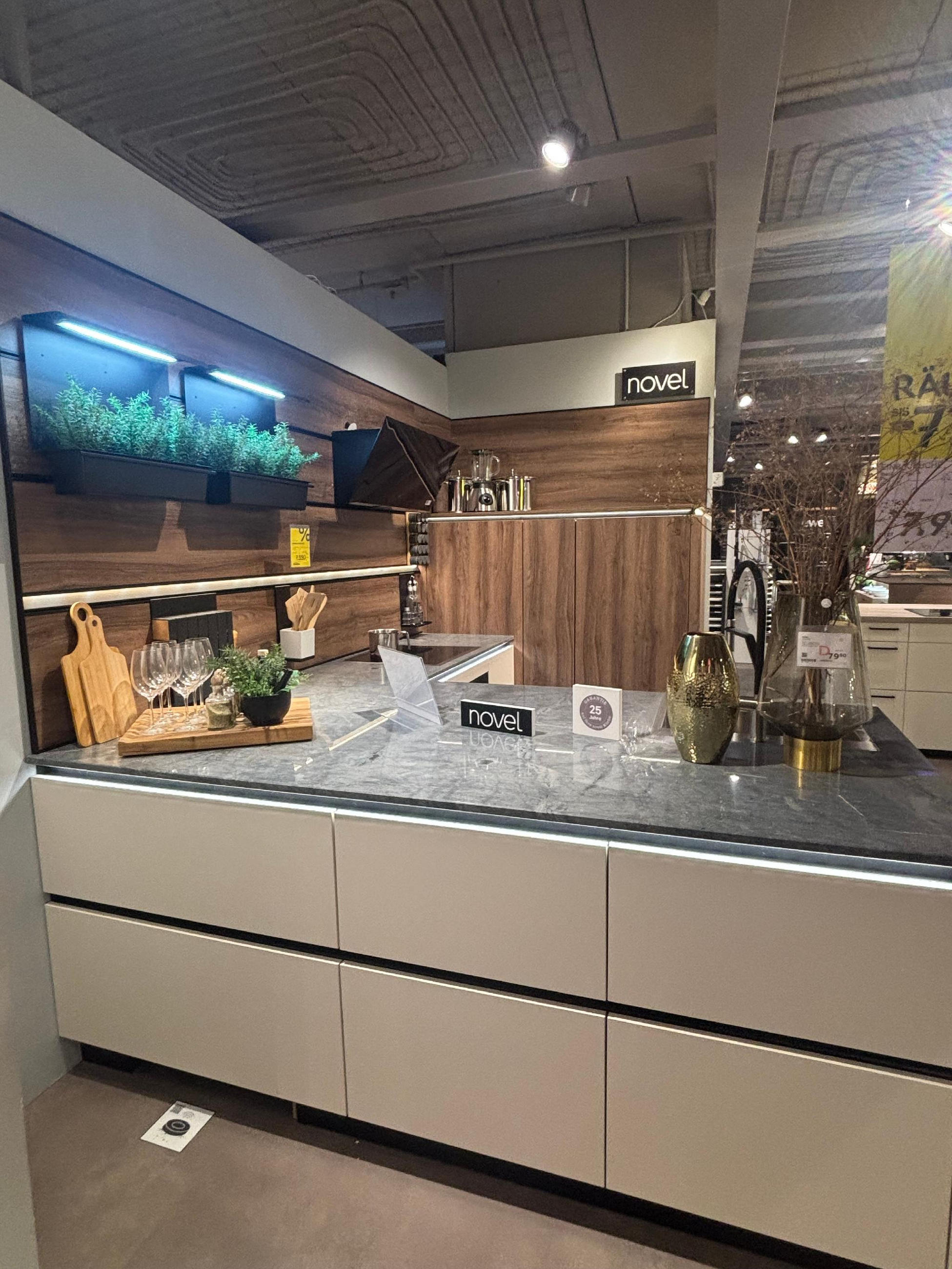 EINBAUKÜCHE UMANI - Novel