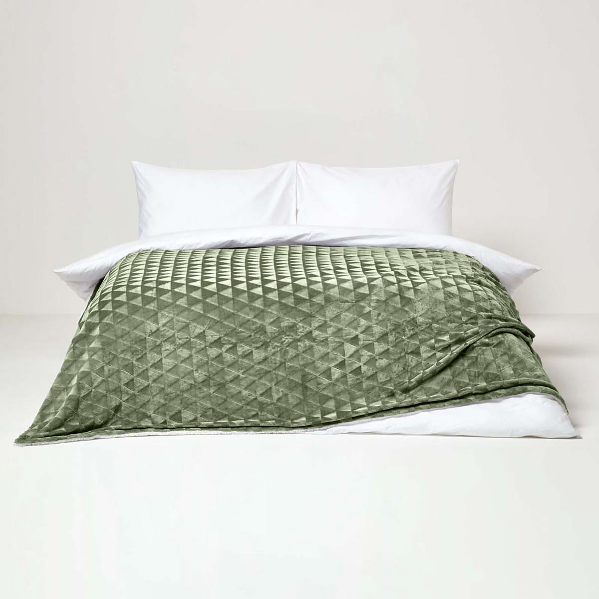 KUSCHELDECKE Sherpa 200/230 cm, Samtdecke mit Dreieckmuster - Salbeigrün, Textil (200/230cm) - Homescapes