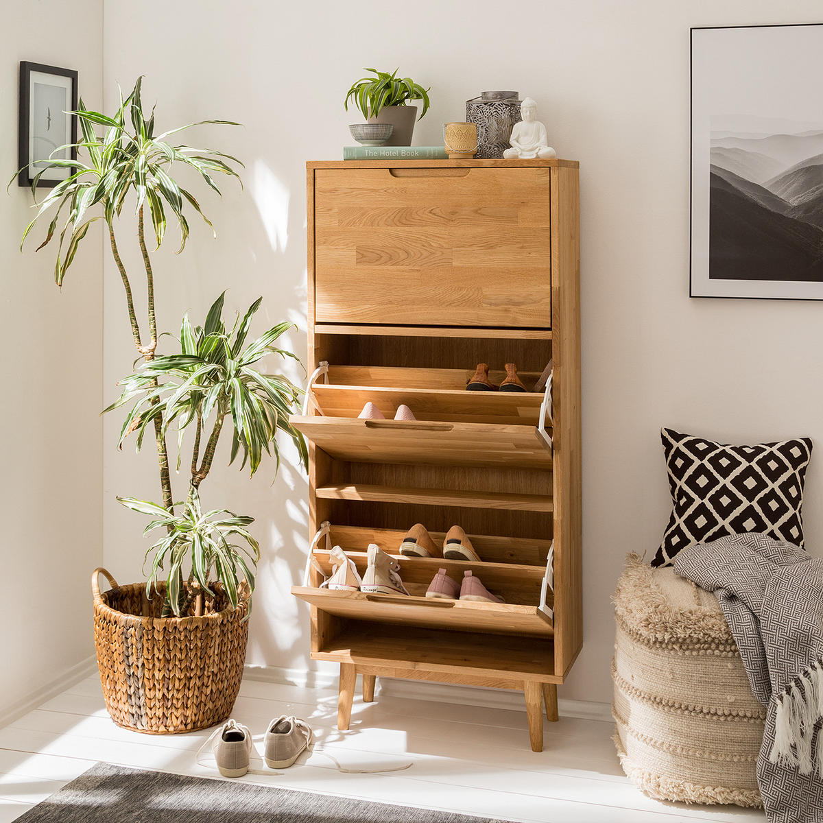 SCHUHKIPPER - Eiche massiv - Eichefarben/Braun, Holz (65/147/31cm) - home24