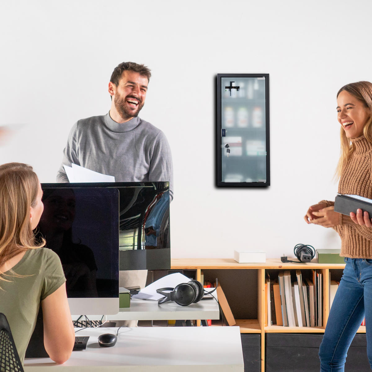 MEDIZINSCHRANK - Schwarz, Glas/Metall (27/57/12cm) - Relaxdays