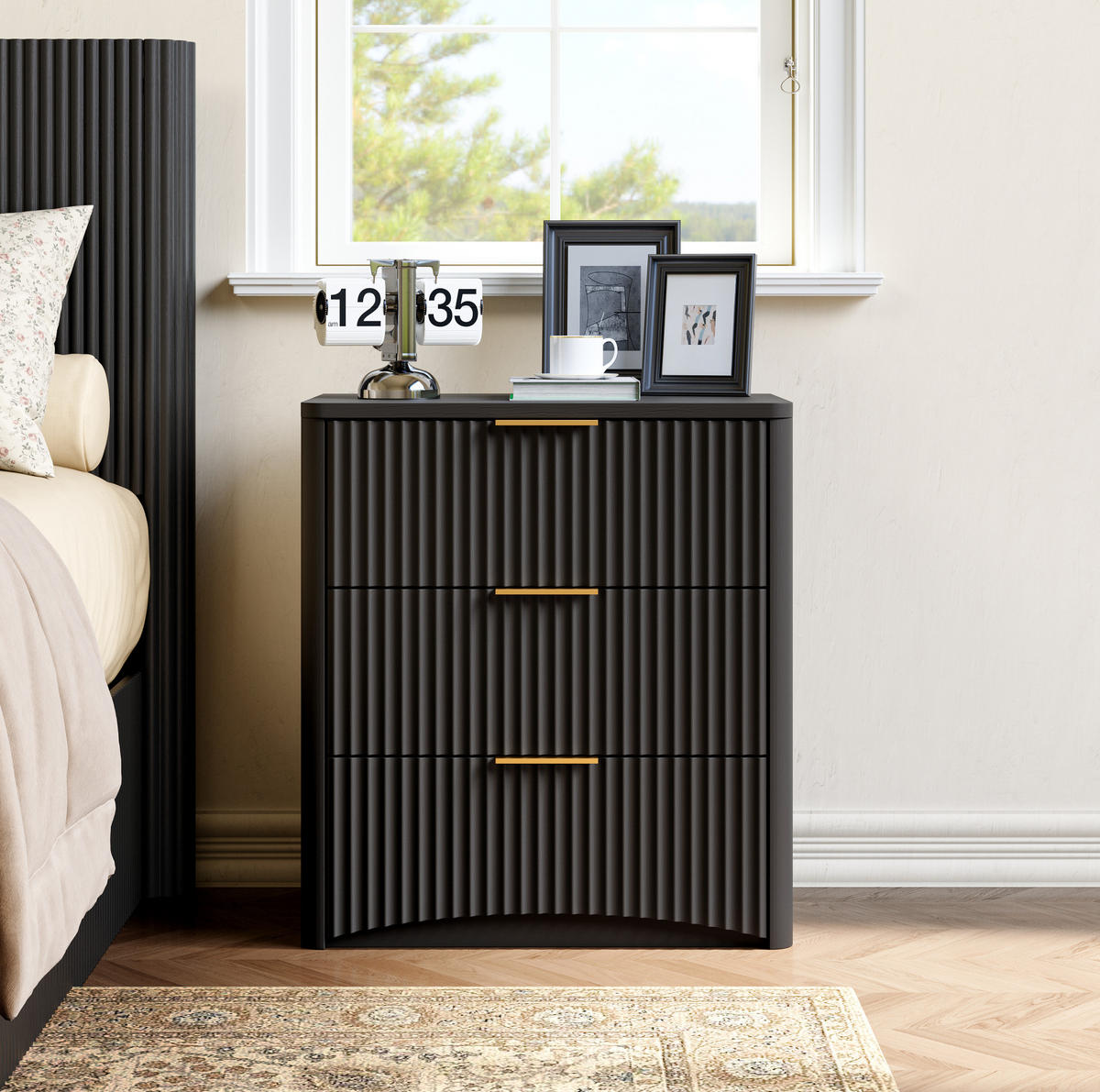 NACHTTISCH aus MDF 58x38x64 cm Schwarz mit 3 Schubladen, Dämpfungssystem und Rillenfront - Schwarz, Holzwerkstoff (58/64/38cm) - Modfu