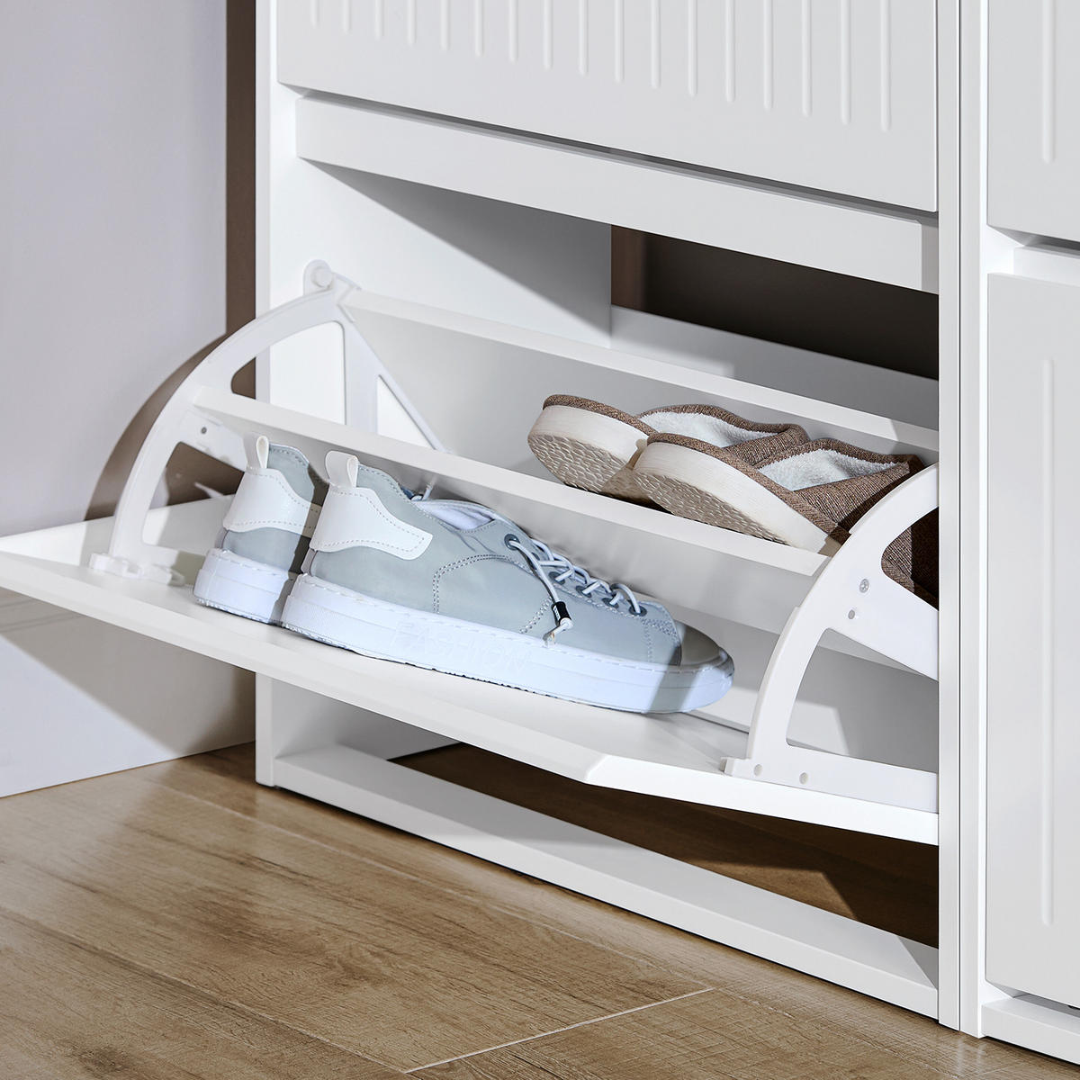SCHUHSCHRANK mit 3 Klappen Weiß - Weiß, Holzwerkstoff (61/120/26cm) - SoBuy