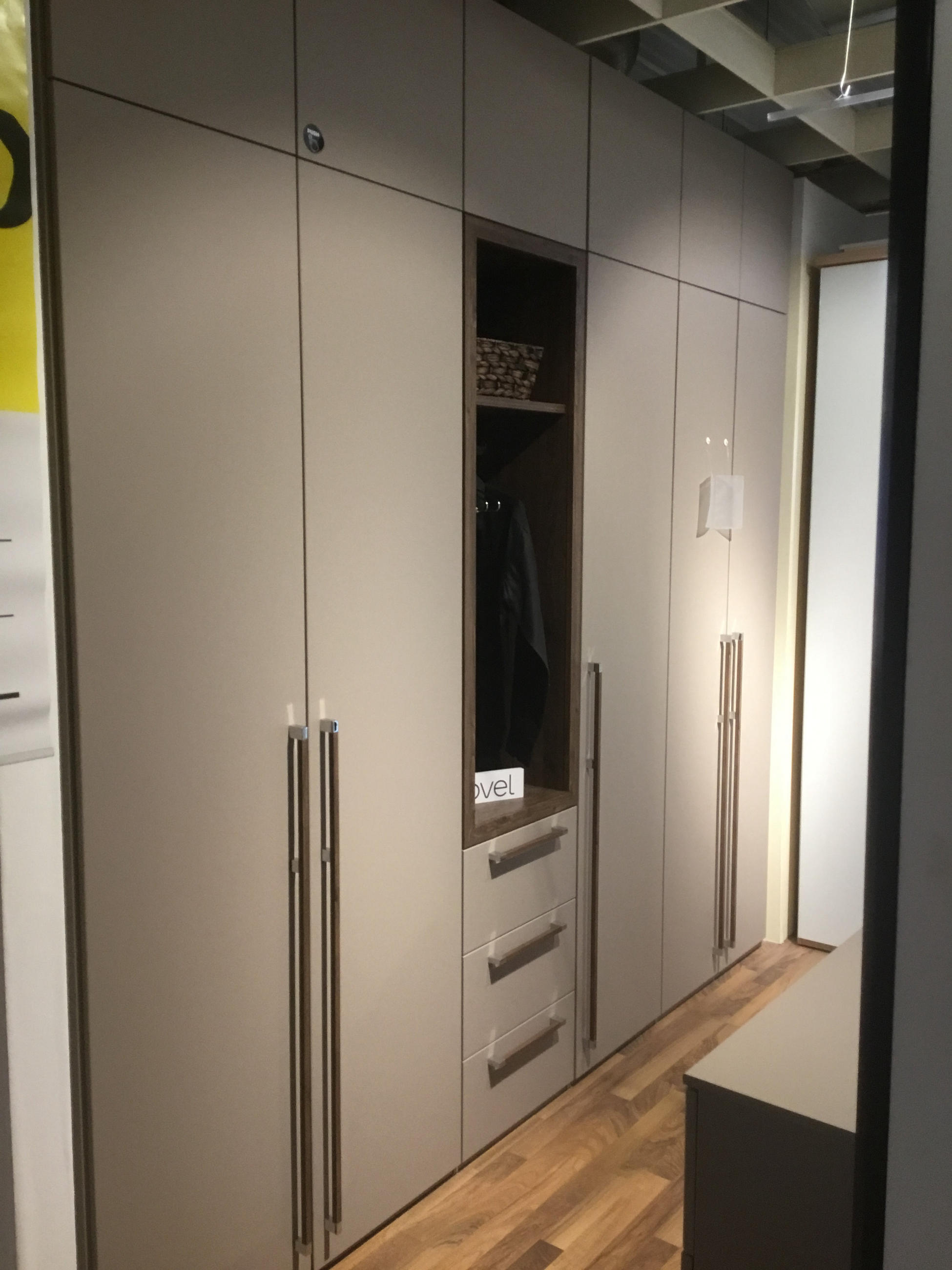 Drehtürenschrank Megaplan 100 - Novel