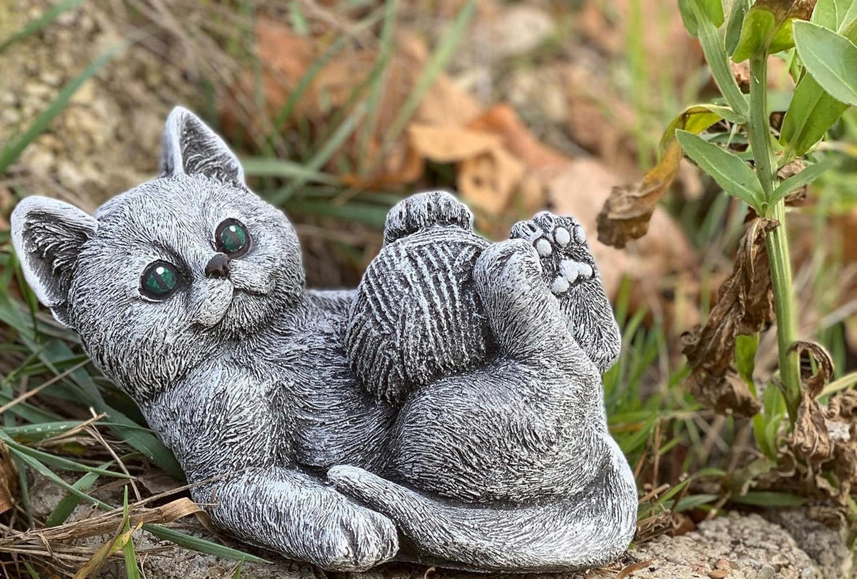 STONEANDSTYLE Steinfigur Katze Elfie frostfest wetterfest - Grau, Stein (16/11/13cm) - stoneandstyle