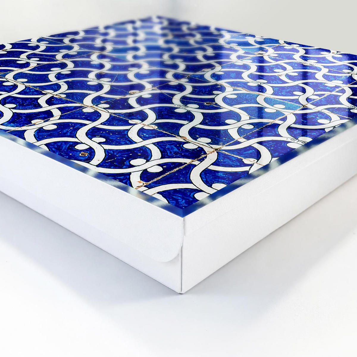 SCHLÜSSELBOX Weiß 30x30 cm – Türöffnung nach rechts - Geometrische Fliesen - Blau, Metall (30/30/5cm) - TULUP
