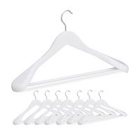8XVEŠIAKY na oblek - biela, kov/drevo (6cm) - Relaxdays