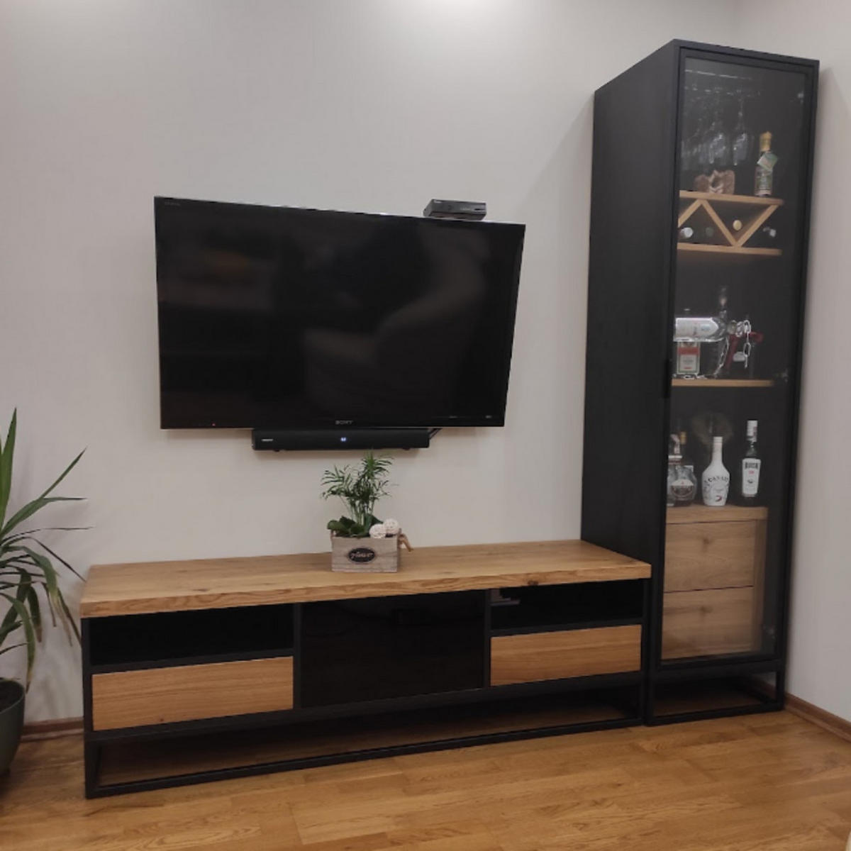 TV-SCHRANK Loft schwarzer für Wohnzimmer CARLA I - Eichefarben, Holz (160/50/45cm) - Rawood Furniture