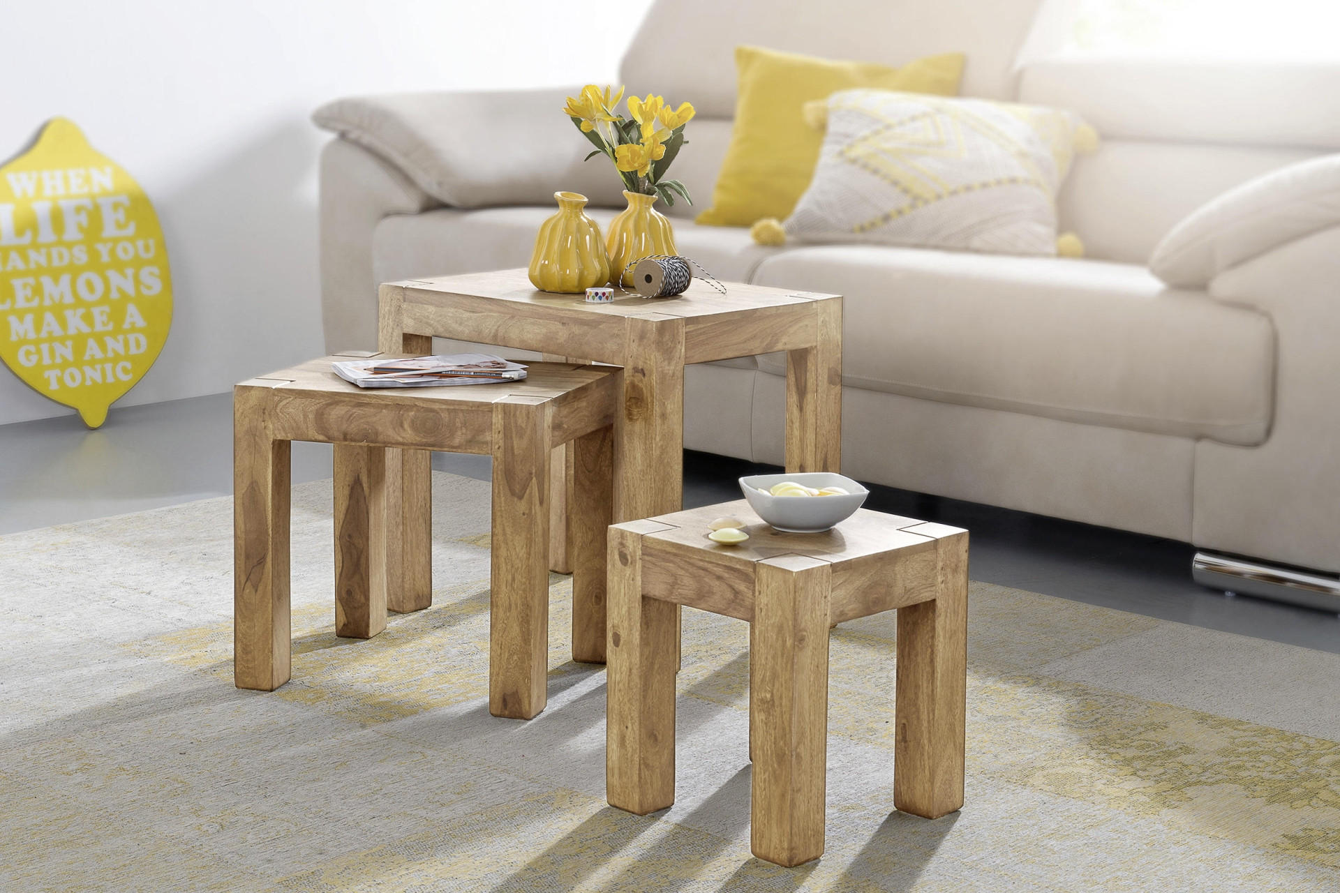 drveni stolići za dnevni boravak