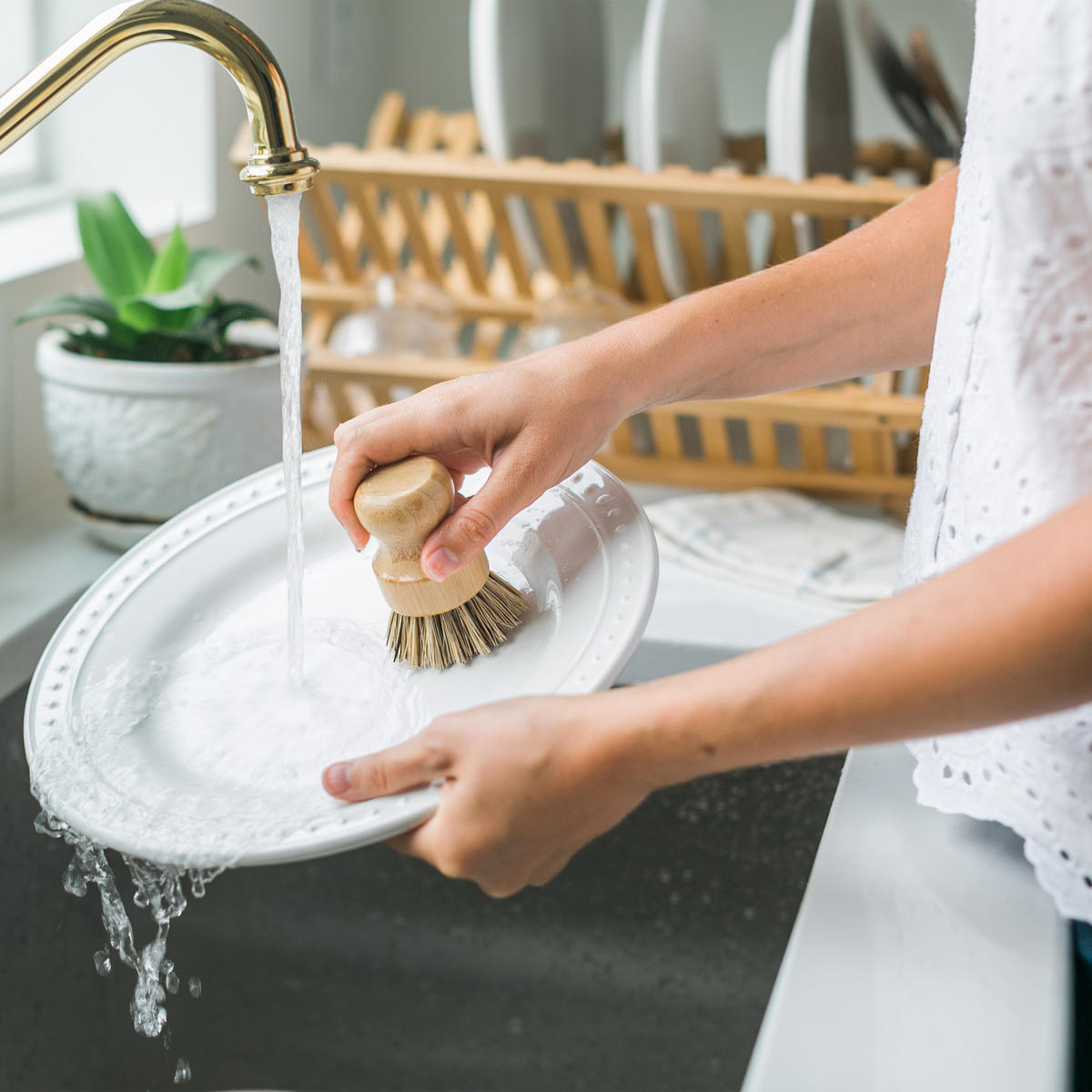 ABTROPFGESTELL - Hellbraun, Holz (53/24/34cm) - Relaxdays