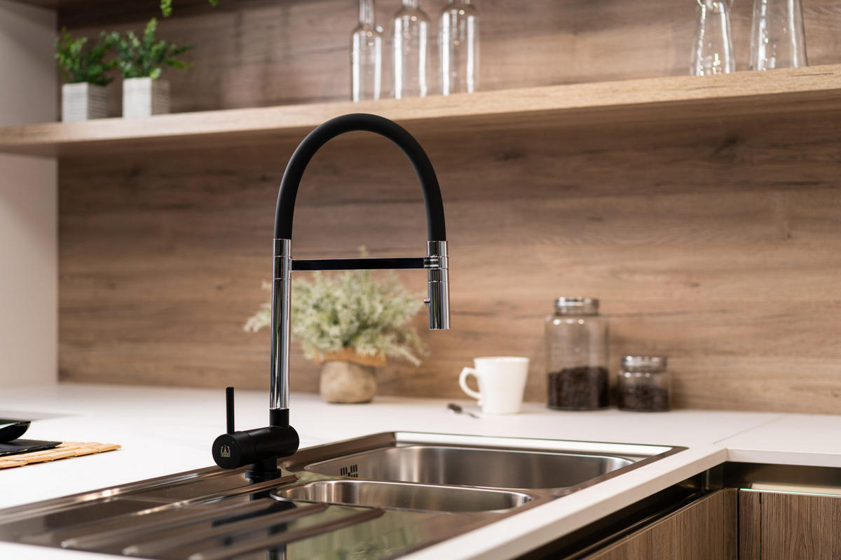 VORFENSTER-KÜCHENARMATUR, Umklappbar 6 CM, Schwarz Matt und Verchromt, 2-Strahl-Brause, LINKER HEBEL - Schwarz, Metall (21.3/48.2/21.3cm) - VIZIO