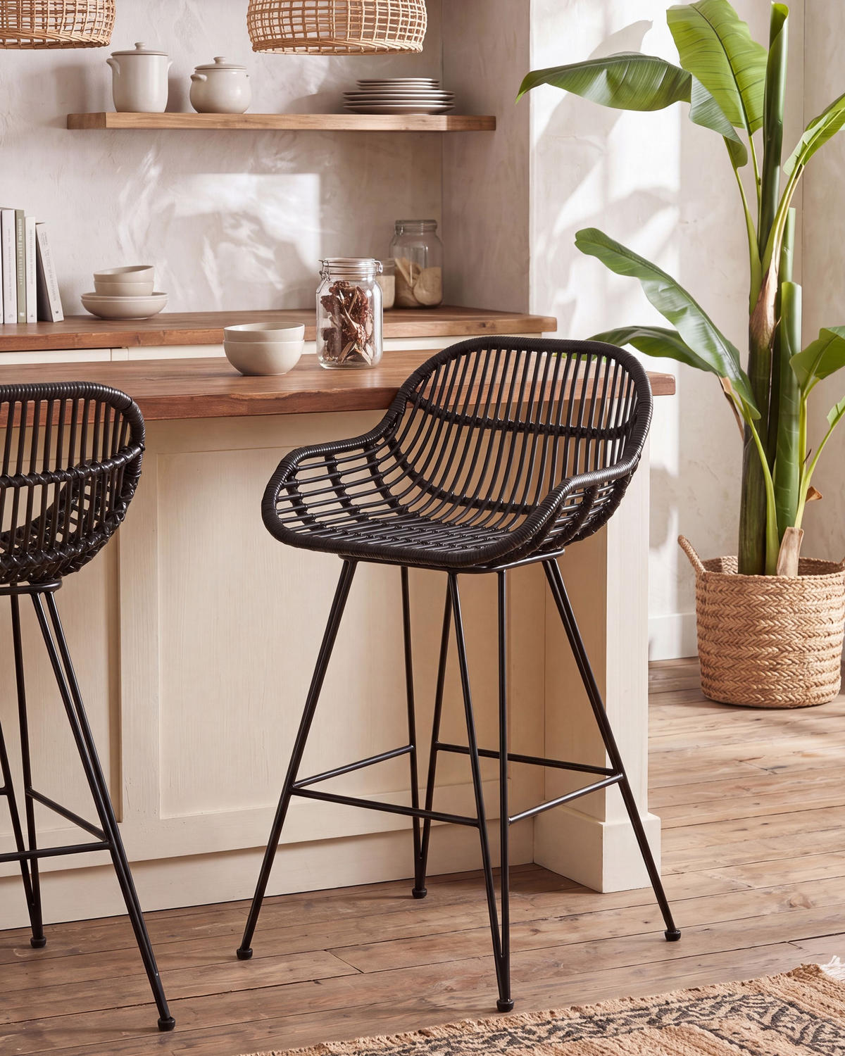 BARSTUHL 2er-Set Rattan Schwarz Terrell - Schwarz, Naturmaterialien (54/94/57cm) - Beliani