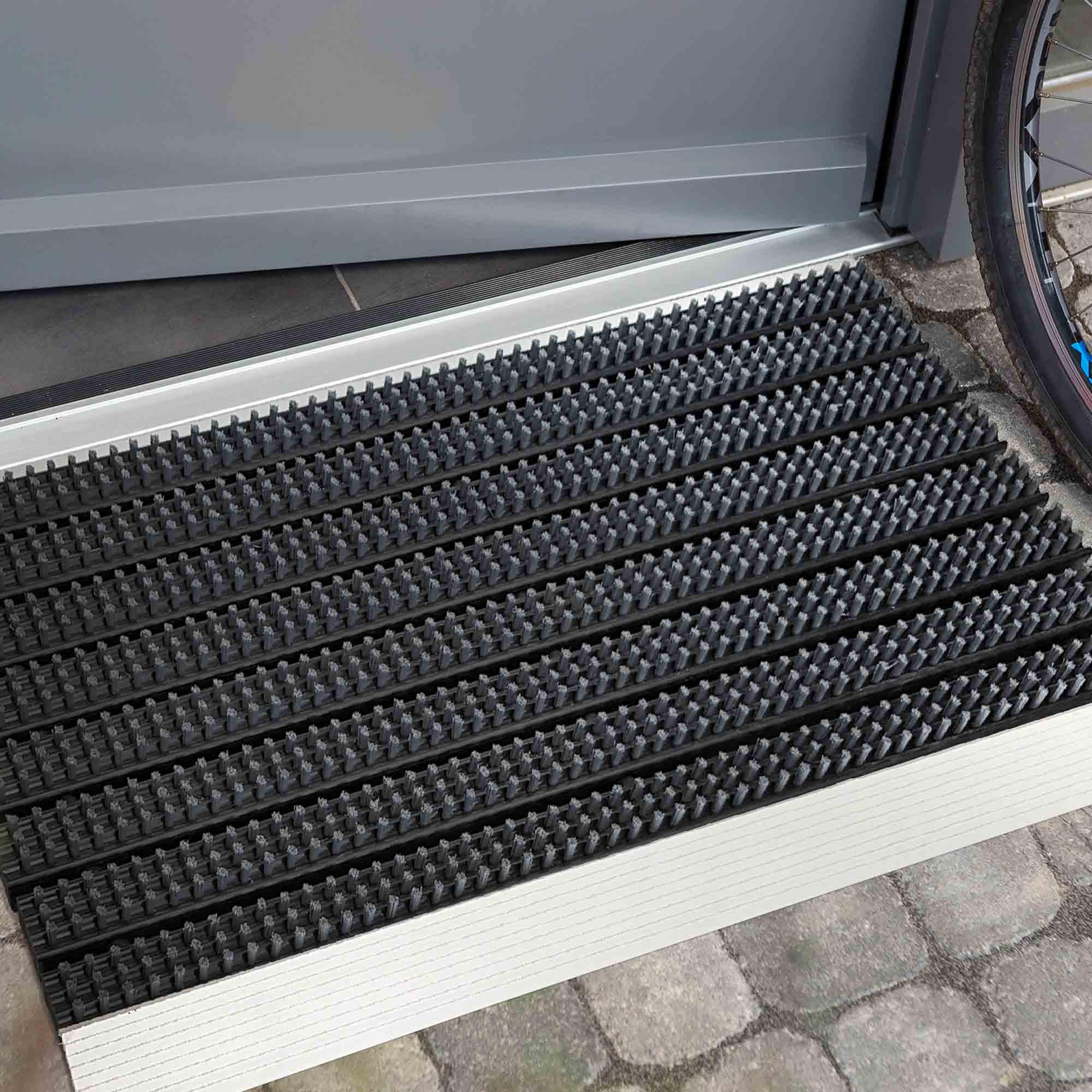 FUSSMATTE INNEN UND AUßEN SUPER BRUSH - Grau, Textil (45/75cm) - Astra