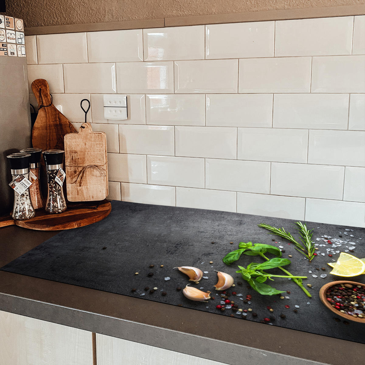 HERDABDECKPLATTE Limette - Kräuter - Gewürze - Grün - Grau - Beton 90x52 cm - Grün, Kunststoff (90/0.2/52cm) - MuchoWow