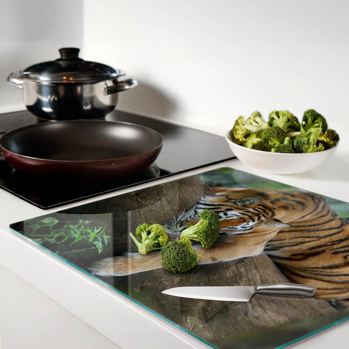 GLASPLATTE 60x52 cm Tiger auf einem Baum - Braun, Glas (60/0.4/52cm) - TULUP