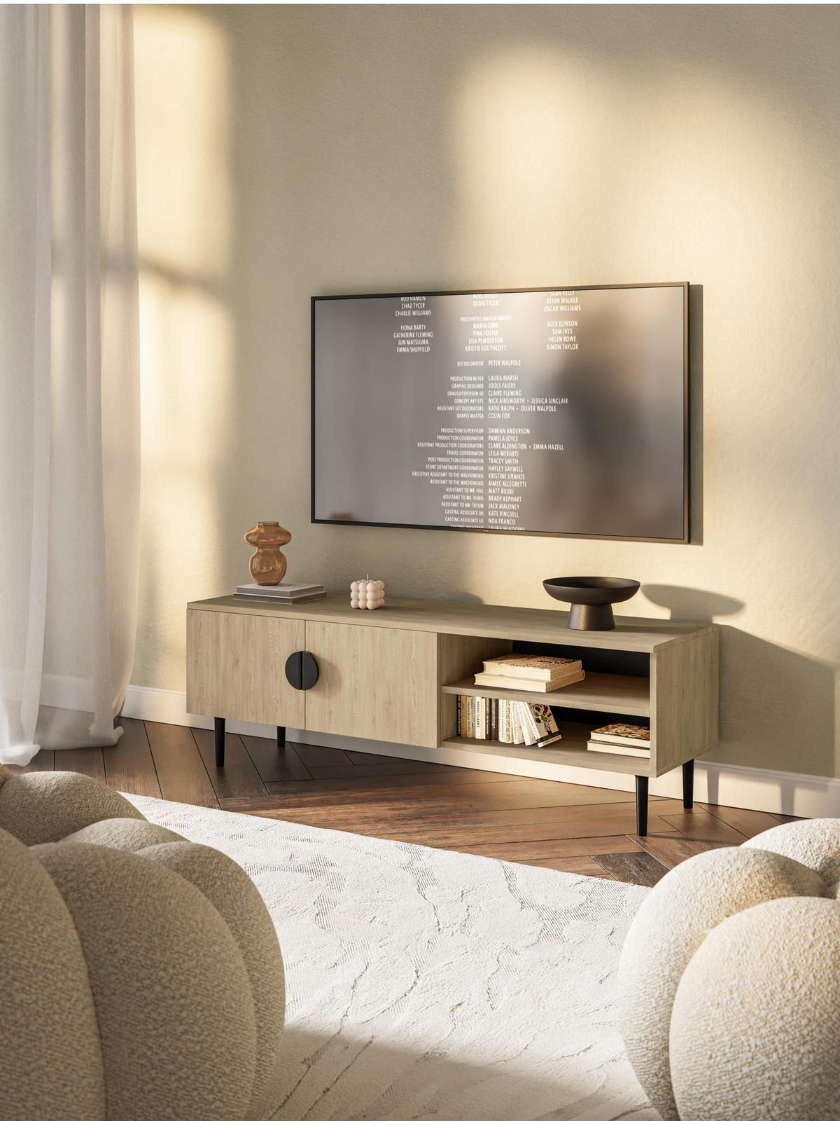 TV-SCHRANK Polly 137x45x40 cm - Lowboard mit Stauraum - Tv Ständer aus Laminierter Spanplatte - Eiche hell Farbe - Eichefarben, Holzwerkstoff (135/47/31.6cm) - Chilly
