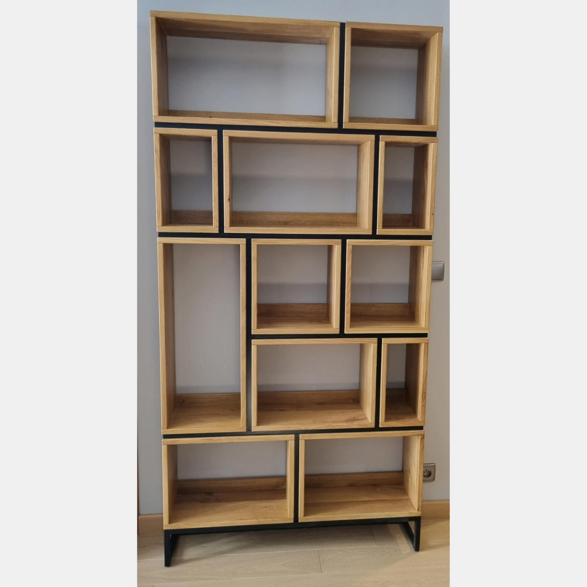 EICHENREGAL für das Wohnzimmer, Wohnbereich oder das Arbeitszimmer LIVO - Eichefarben, Holz (110/165/25cm) - Rawood Furniture