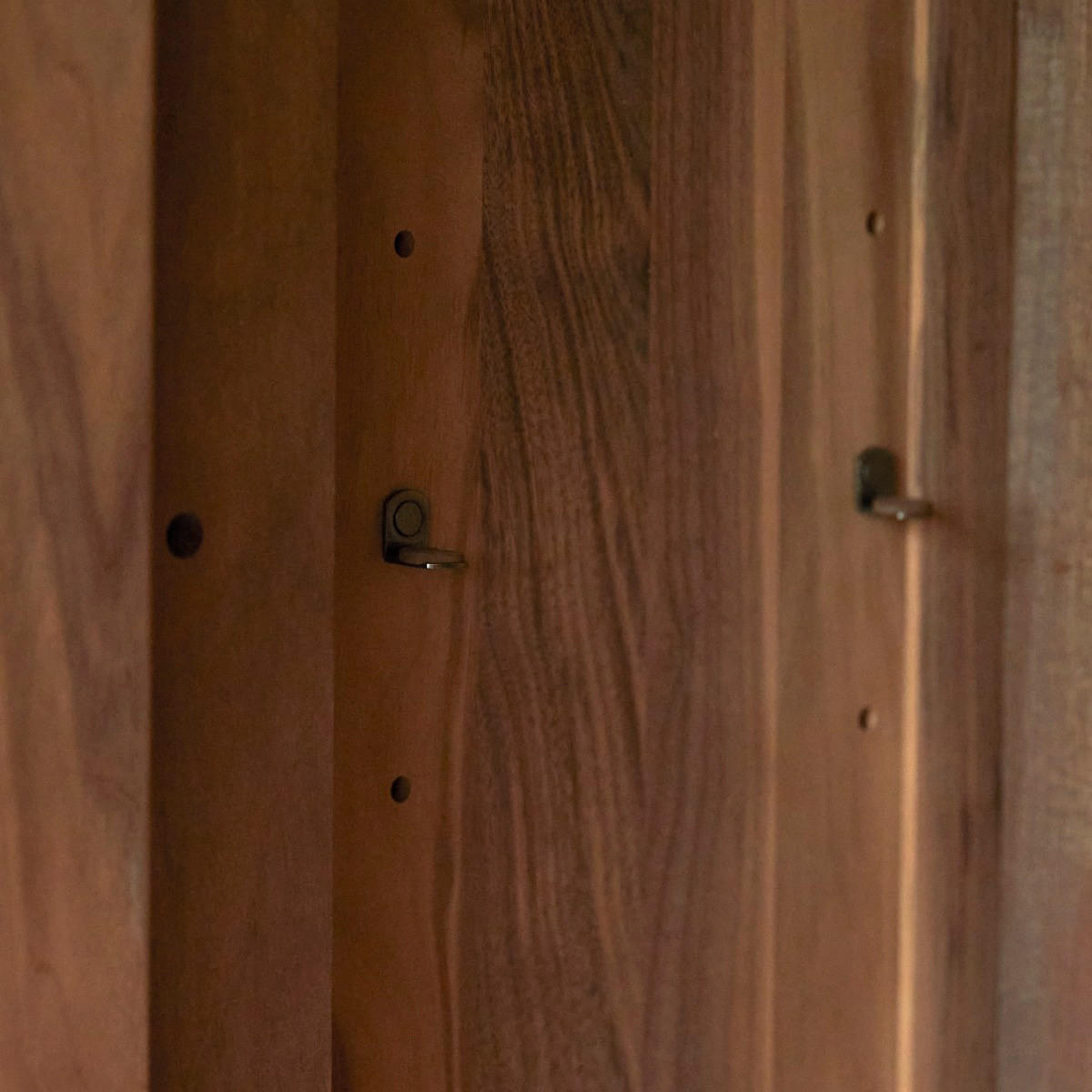 HOCHSCHRANK Jonàk Dunkelbraun aus Walnuss - Dunkelbraun, Holz (40/180/35cm) - Tikamoon