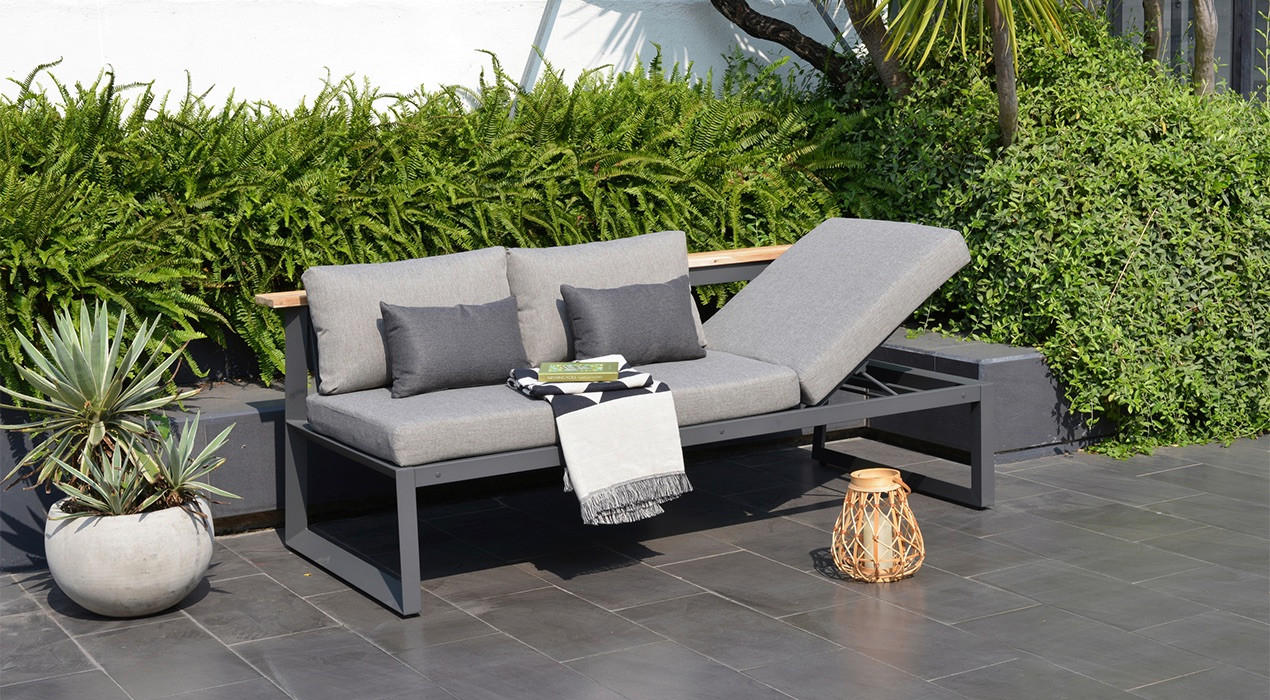 funktionale graue gartenlounge