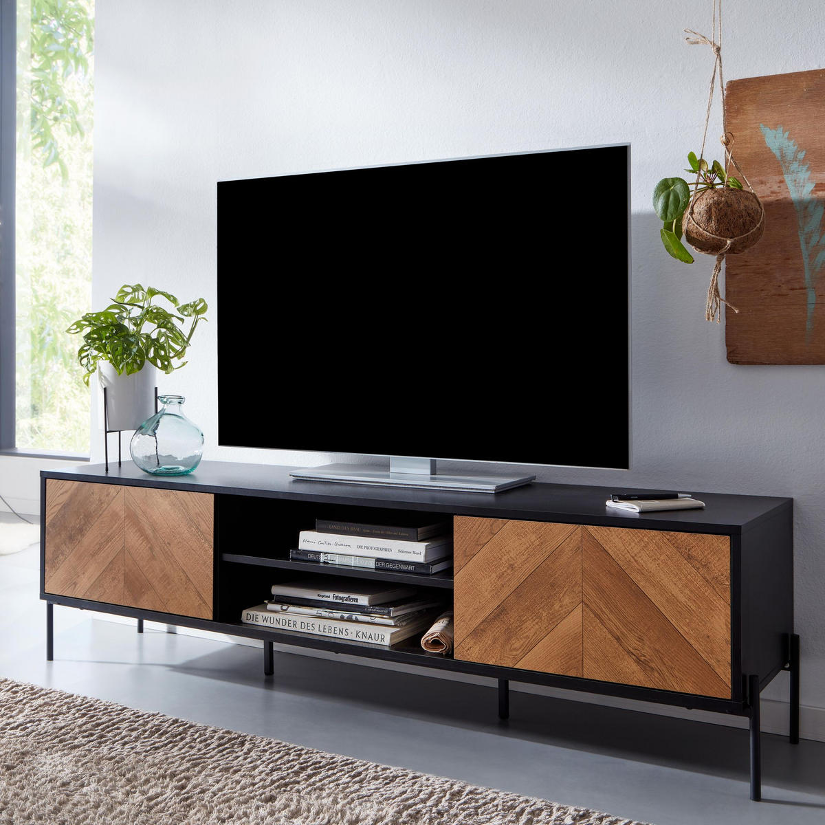 LOWBOARD Modern Stil mit V-Muster für 70-Zoll Fernseher - Schwarz, Holz/Metall (163/45/40cm) - KADIMA DESIGN