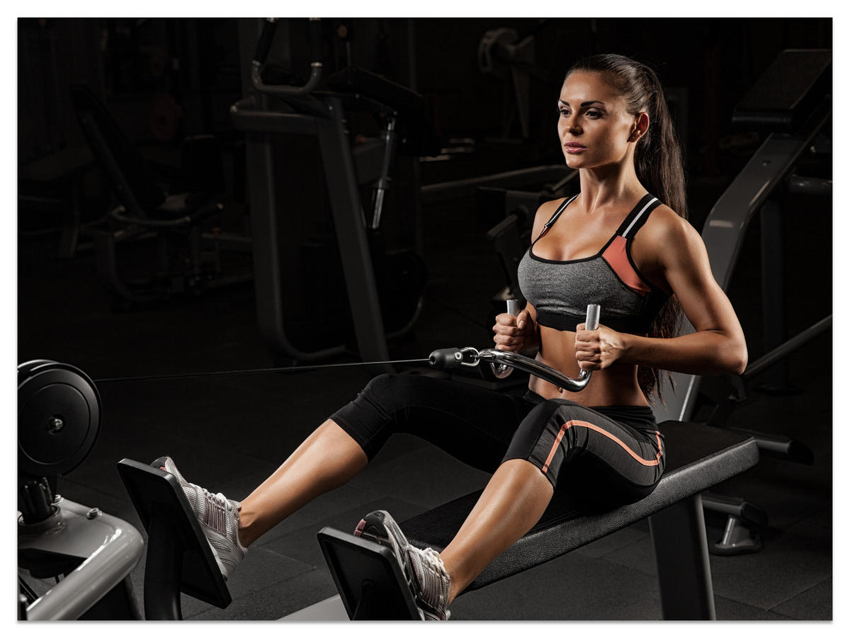 FOTOTAPETE Fitnessfrau Training Gym Modern Sport 200x140 - Beige/Schwarz, Papier (200/140cm) - Muralo