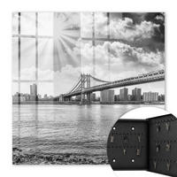 SCHLÜSSELBOX Schwarz 30x30 cm- Türöffnung nach rechts - Die Stadt und die Brücke - Multicolor, Metall (30/30/5cm) - TULUP