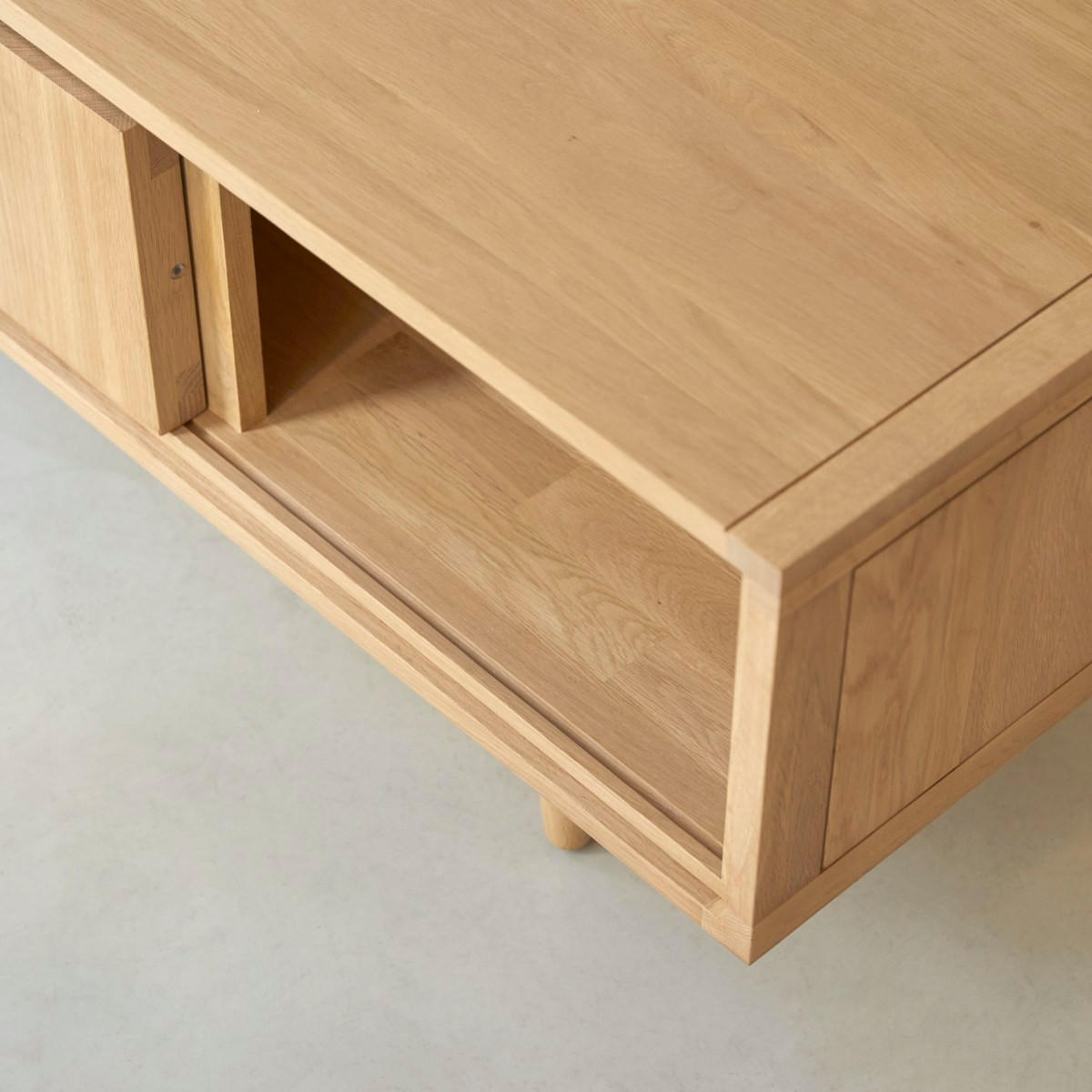 TV-SCHRANK Jonàk Natur aus Eiche - Naturfarben, Holz (140/45/45cm) - Tikamoon