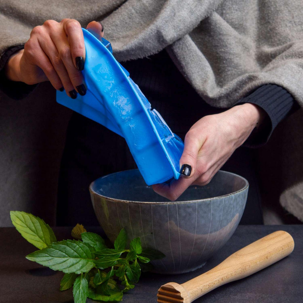 EISWÜRFELFORM - Blau, Kunststoff (11/3.5/18cm) - Intirilife