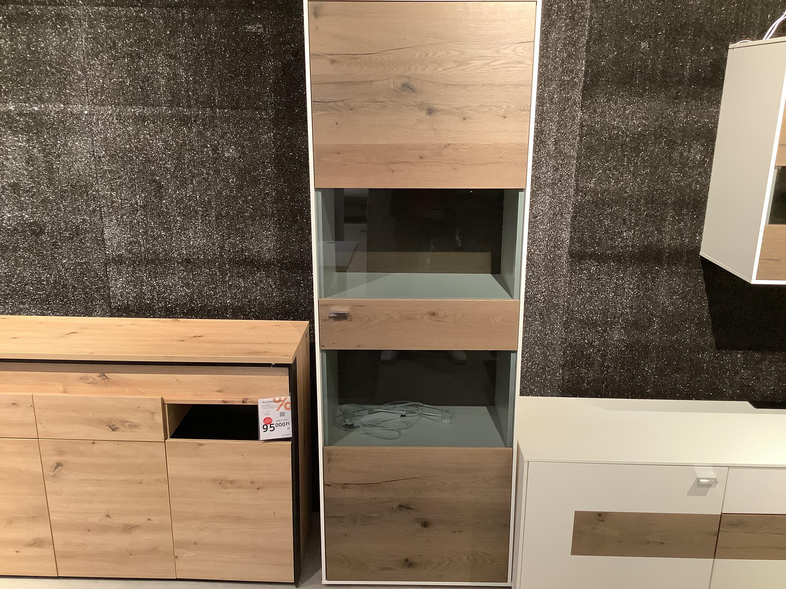 VITRIN MEDIA 700-BUDAÖRS OUTLET - Moderano