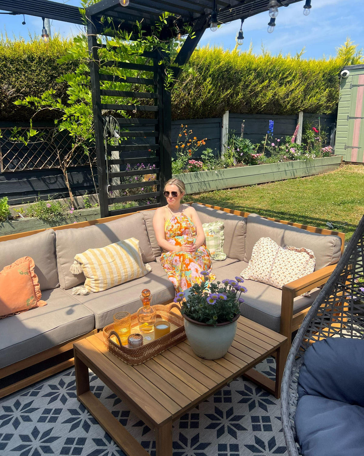 LOUNGE set cu 4 locuri lemn certificat nuanță deschisă de lemn modular perne taupe Timor - taupe, lemn - Beliani