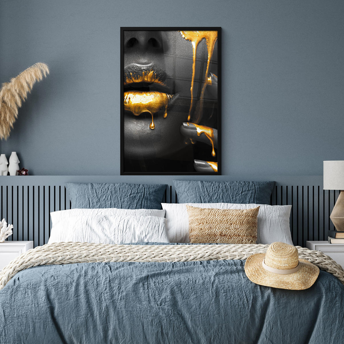 ZARÁMOVANÝ PLAGÁT Žena - čierna - zlatá - tvár - pery 60x90 cm - zlatá, papier (60/90cm) - MuchoWow