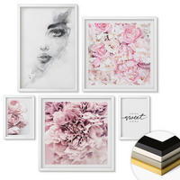 WANDBILDER 5er-Set - 50x50 cm & 20x30 cm & 40x60 cm Weißer Rahmen - Pfingstrosenporträt einer Frau zu Hause - Weiß, Kunststoff (40/60cm) - ArtPrintCave