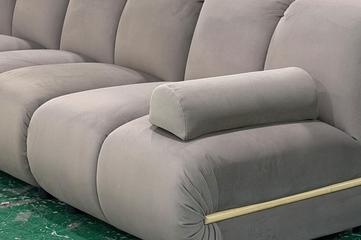 ARMLEHNKISSEN LAYLA Taupe Velvet - Taupe, Textil (52/20cm) - KAWOLA