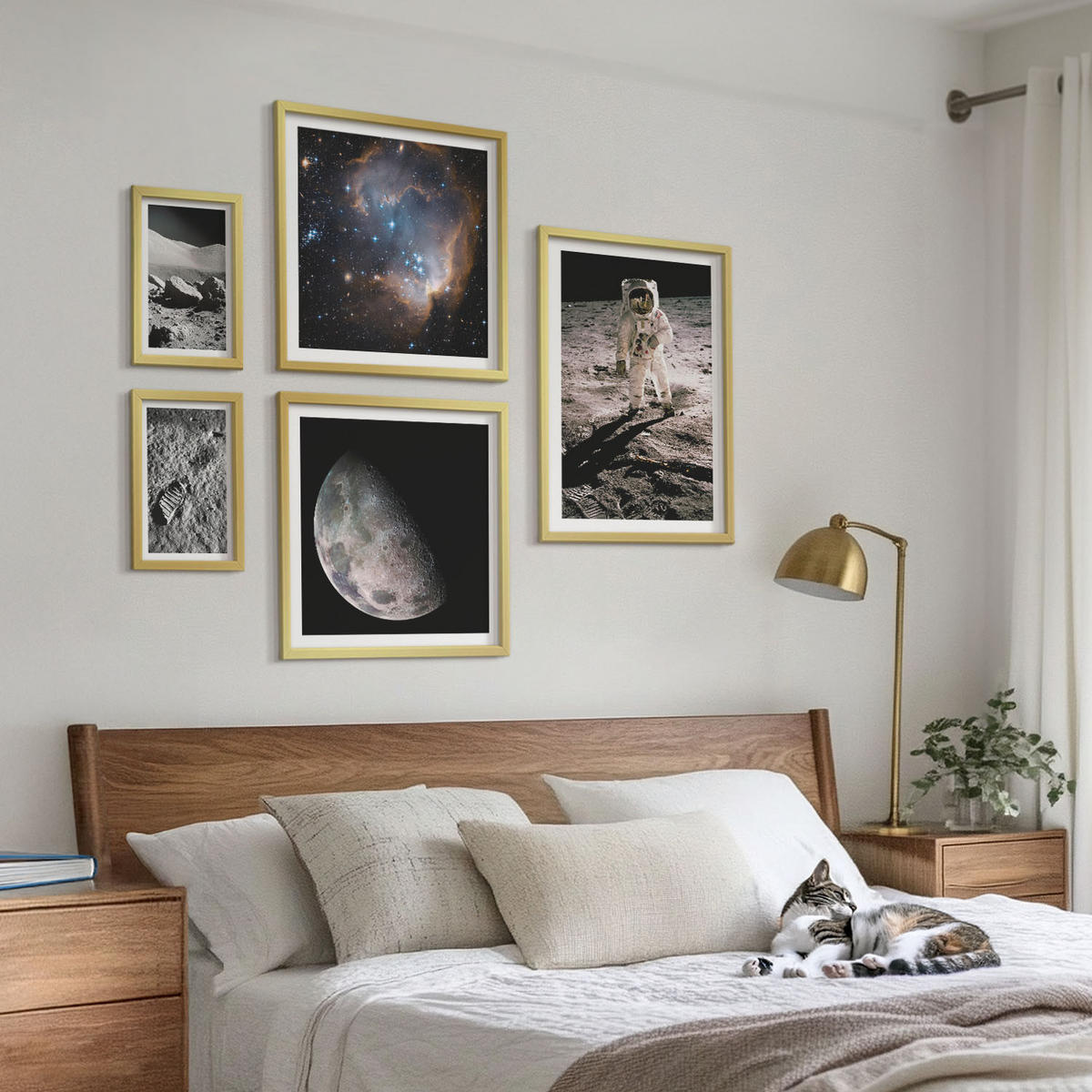 WANDBILDER 5er Set - 50x50 cm & 20x30 cm & 40x60 cm Goldrahmen - Astronautenfoto vom Mond - Goldfarben, Kunststoff (40/60cm) - ArtPrintCave